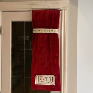 Rae Dunn - I LOVE YOU - throw